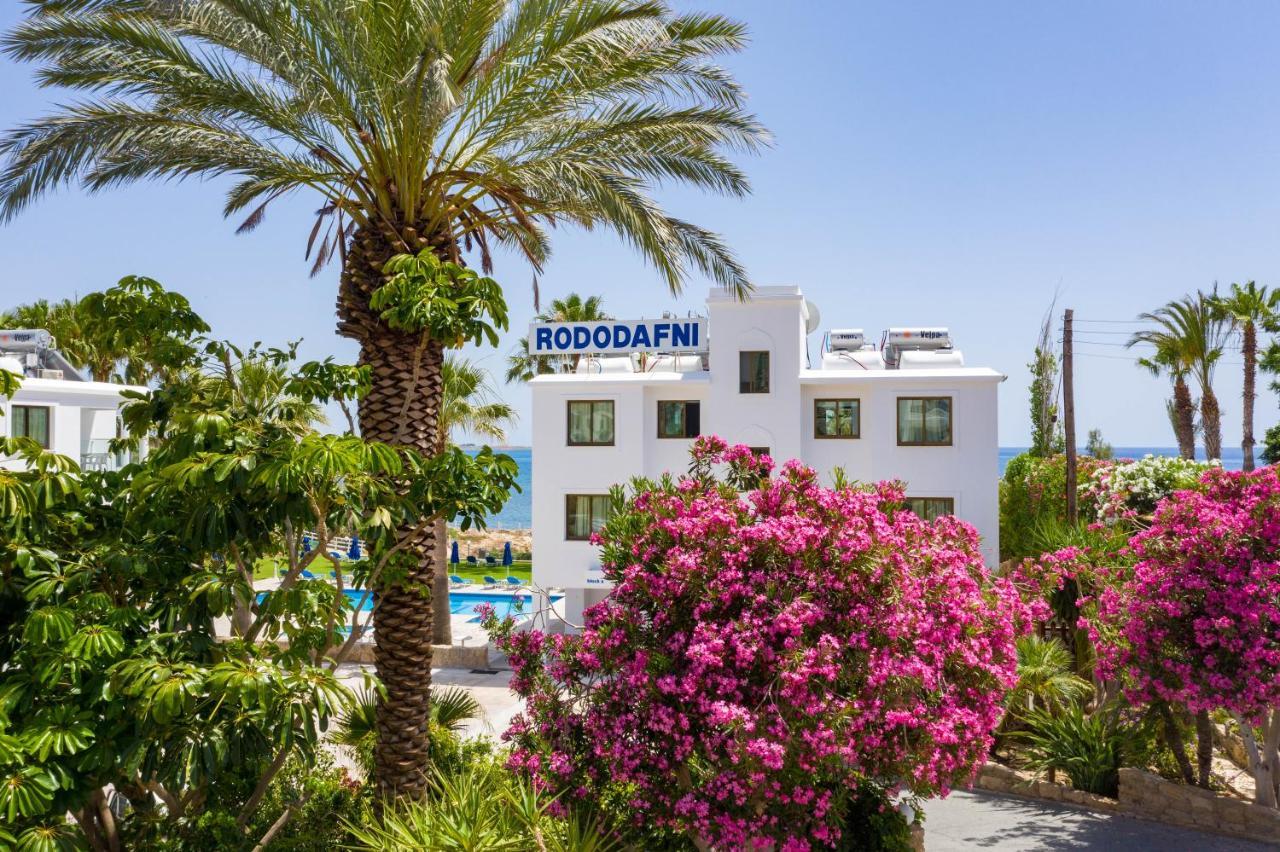 Rododafni Beach Apartments Klorakas Exterior photo