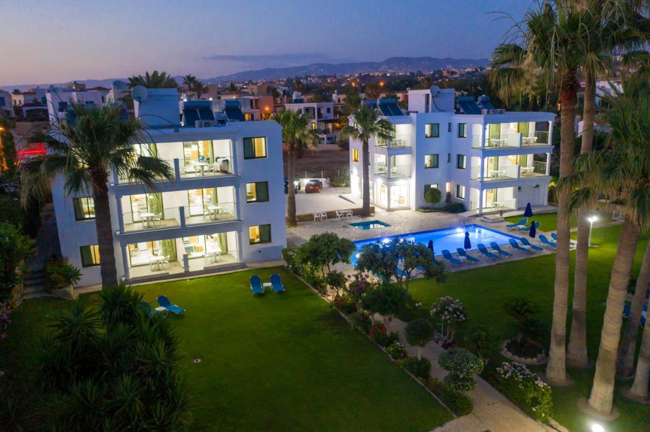 Rododafni Beach Apartments Klorakas Exterior photo