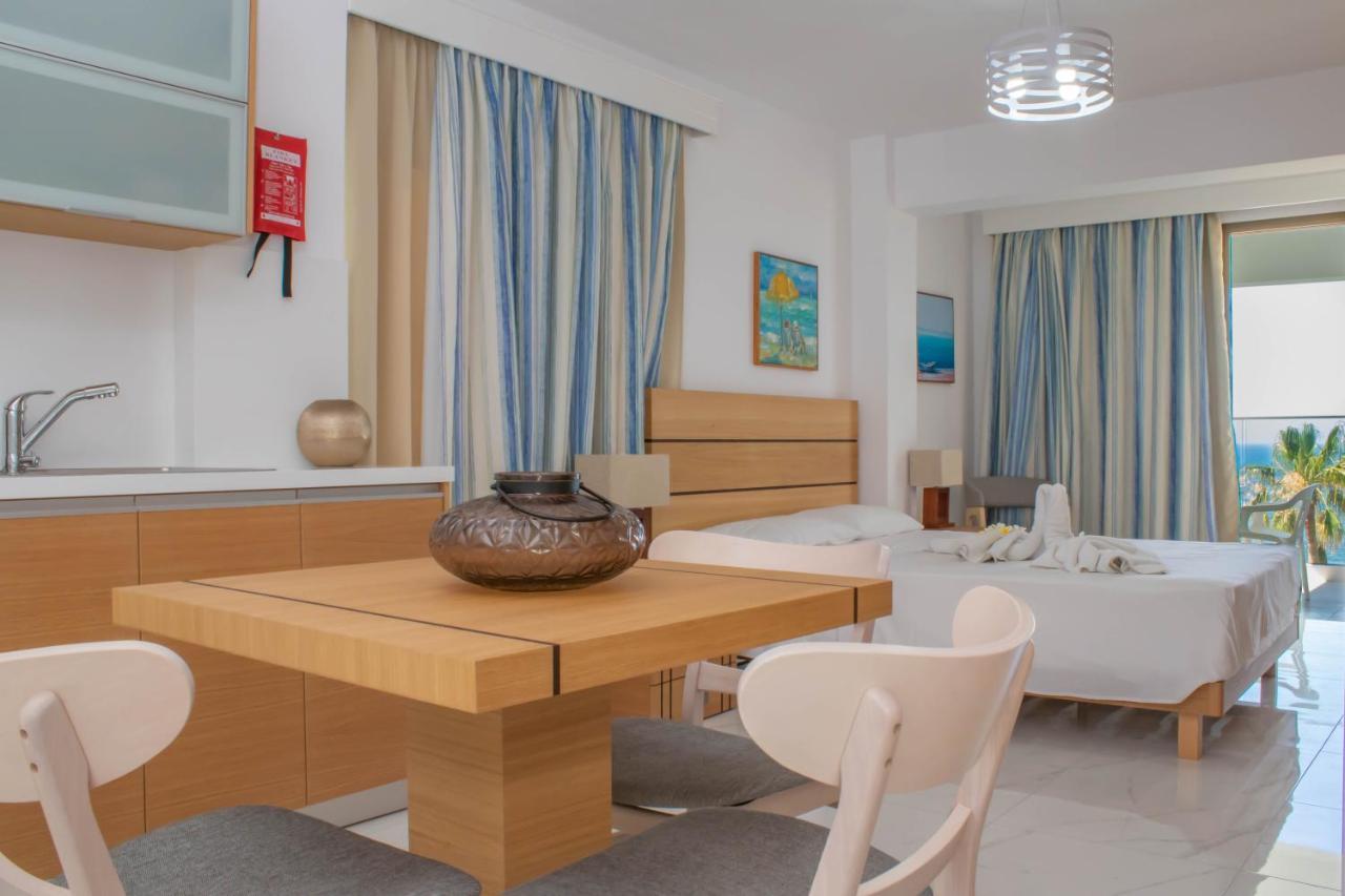 Rododafni Beach Apartments Klorakas Exterior photo
